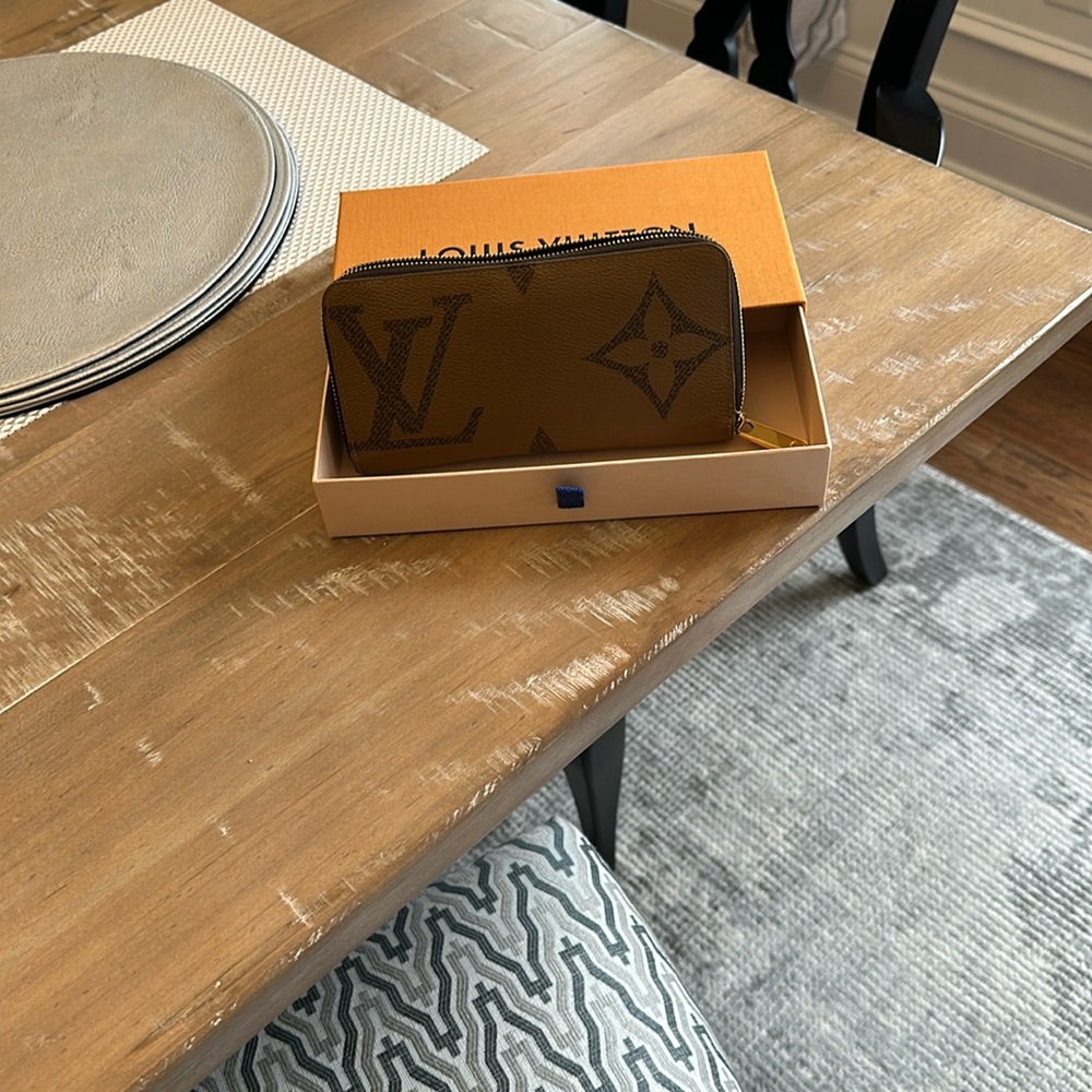 Louis Vuitton zippy wallet in discontinued print of large monogram